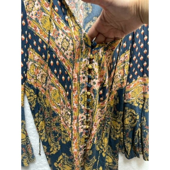 Free People Magic Mystery Tunic Size XS Boho Flared Sleeve V Neck Flowy Pattern - Picture 7 of 11